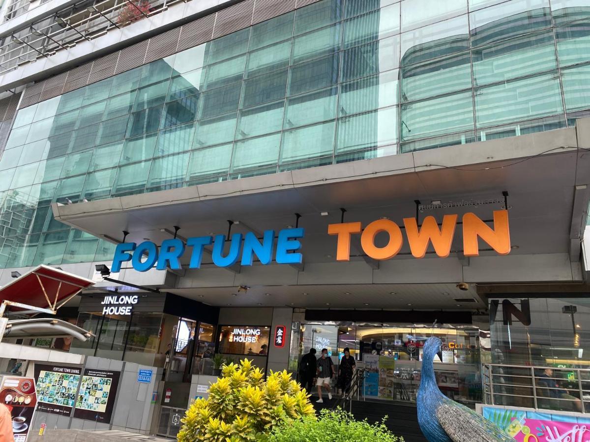 Sura Hostel Bangkok Near Mrt Phra Ram 9 Exterior photo