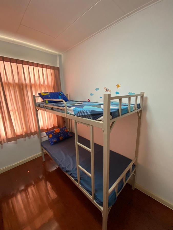 Sura Hostel Bangkok Near Mrt Phra Ram 9 Exterior photo