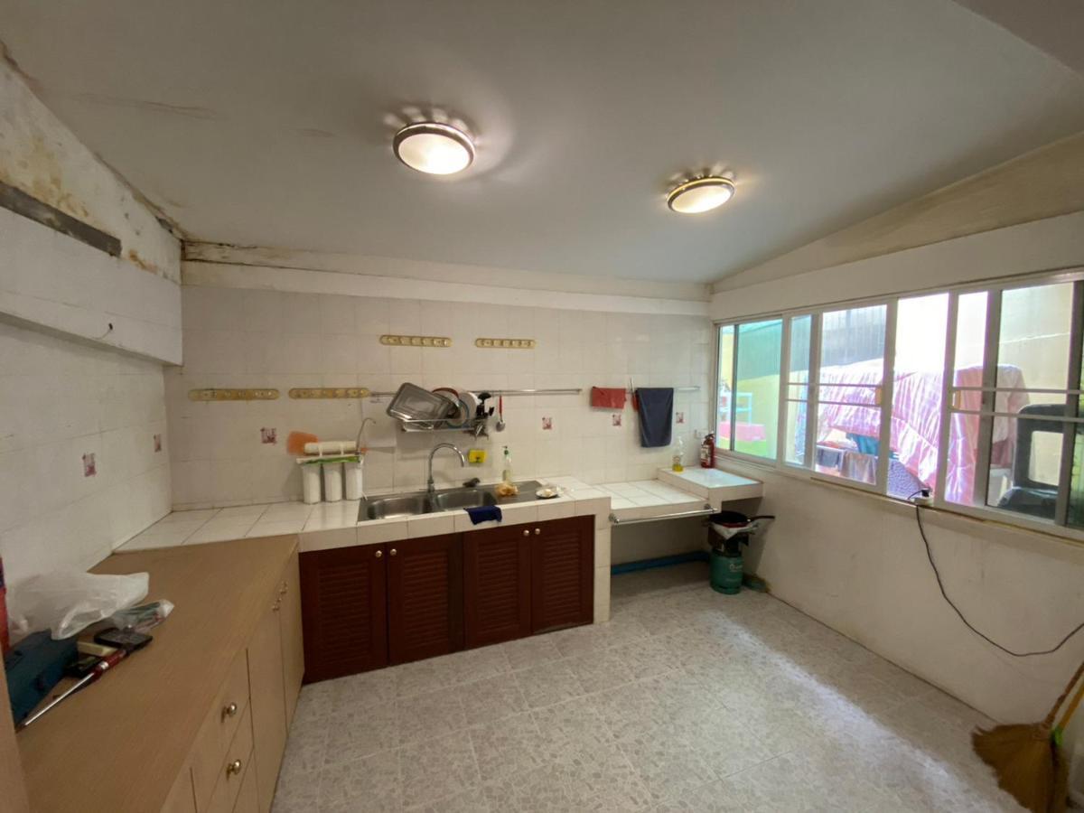 Sura Hostel Bangkok Near Mrt Phra Ram 9 Exterior photo