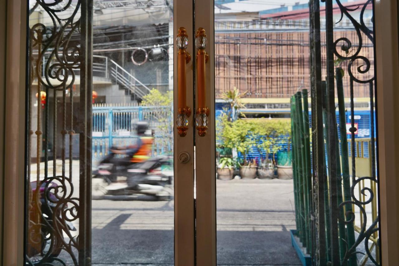 Sura Hostel Bangkok Near Mrt Phra Ram 9 Exterior photo